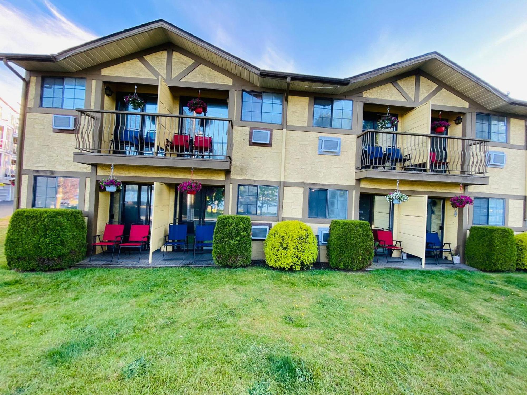 Wessex Inn By The Sea Cowichan Bay Bagian luar foto